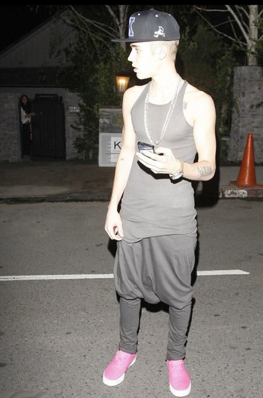 justin bieber short pants