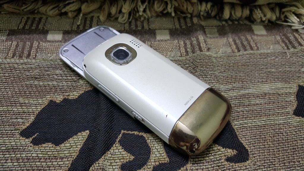 xác Nokia C2-03 / Thẻ nhớ Micro SD 64gb + 32gb / củ sạc zin ipad / ốp lưng + viền nhôm Galaxy Note 3