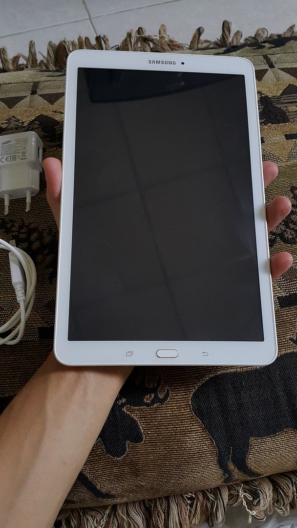 bán dùm nhỏ em thằng bạn 1 con  Samsung Galaxy Tab E 9.6 chính hãng màu Trắng mới mua 1 tháng ở VTA - 4