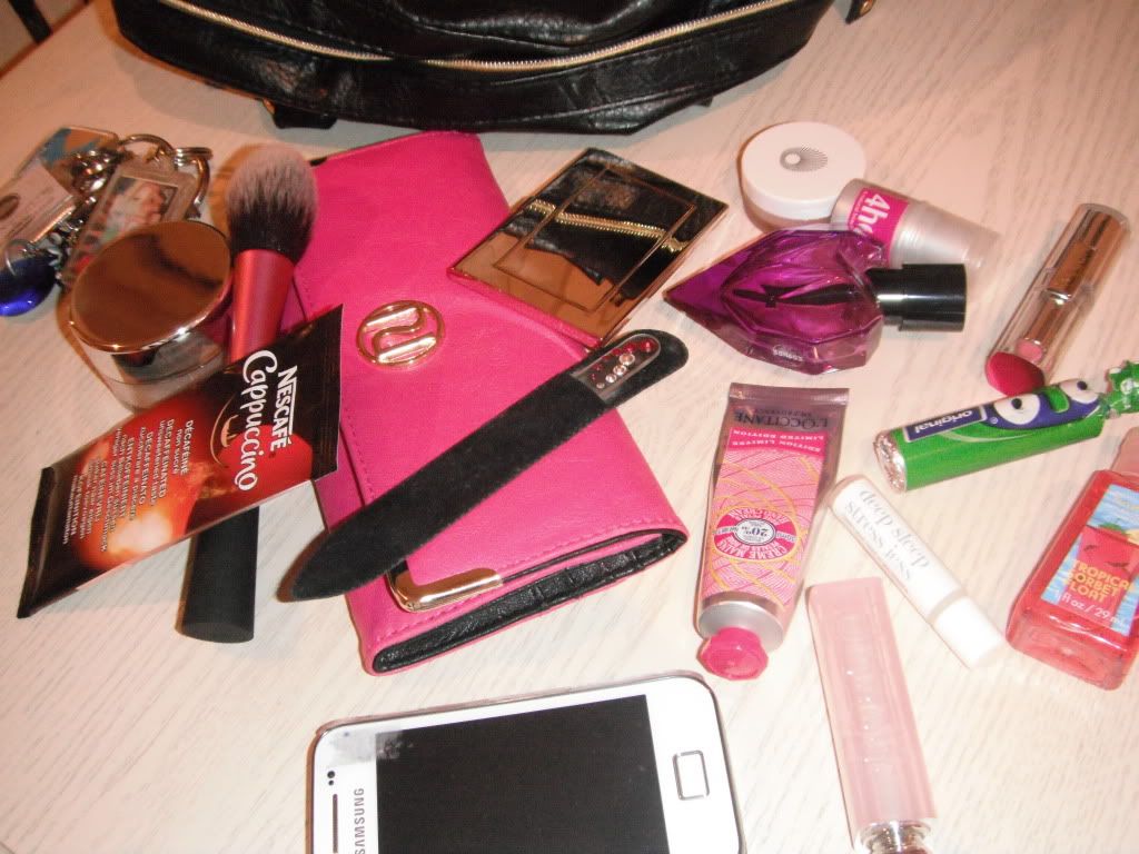 WhatsInMyHandbag