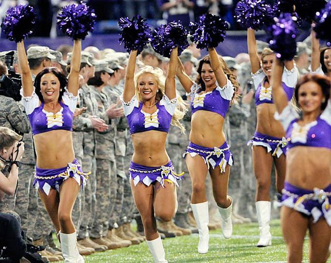 Minnesota Vikings - NFL cheerleaders november 2012 / девушки из групп поддержки в американском футболе